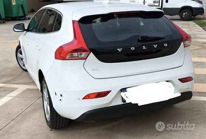Usata Volvo V40 2016 Bianco Berlina
