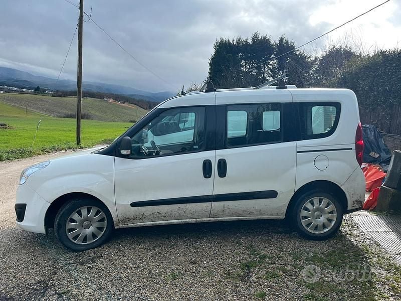 Usata Opel Combo 120 CV (88 kW) 2015 Bianco Monovolume