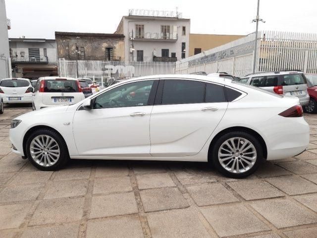 Usata Opel Insignia Sport 170 CV (125 kW) 2018 Bianco metallizzato Berlina