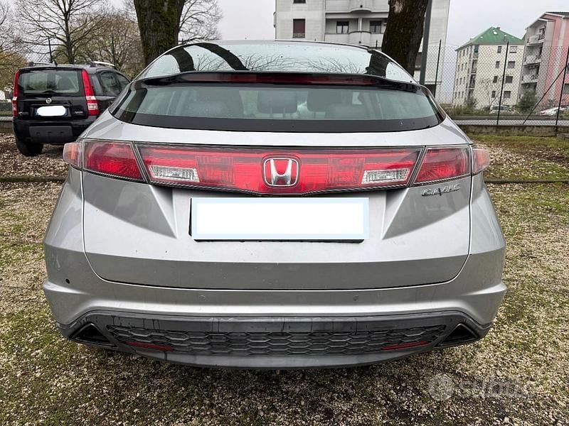 Usata Honda Civic Comfort 140 CV (102 kW) 2006 Grigio Berlina