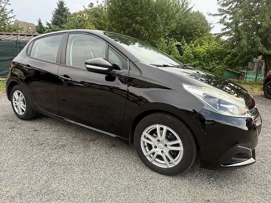 Usata Peugeot 208 75 CV (55 kW) 2018 Nero Utilitaria