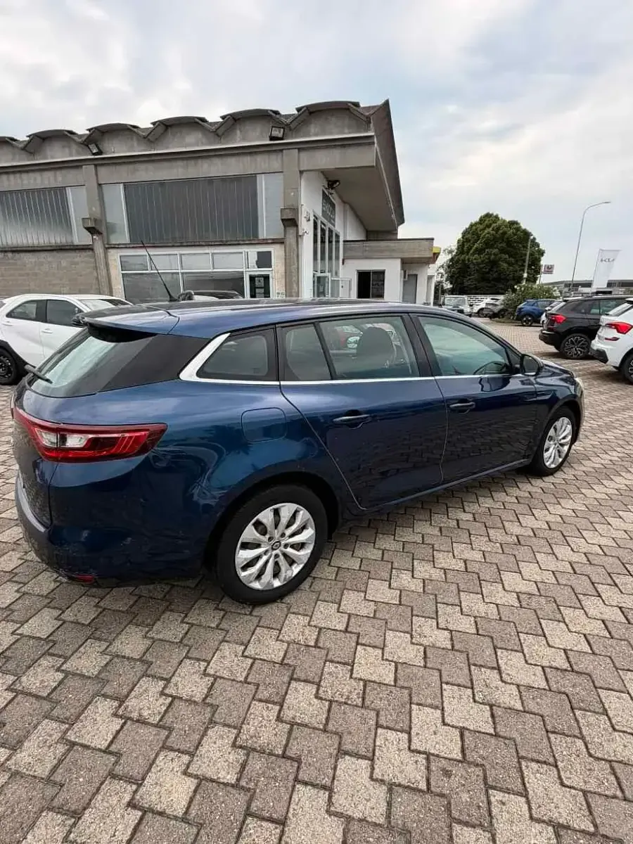 Usata Renault Mégane GrandTour Business 101 CV (74 kW) 2018 Blu Station wagon