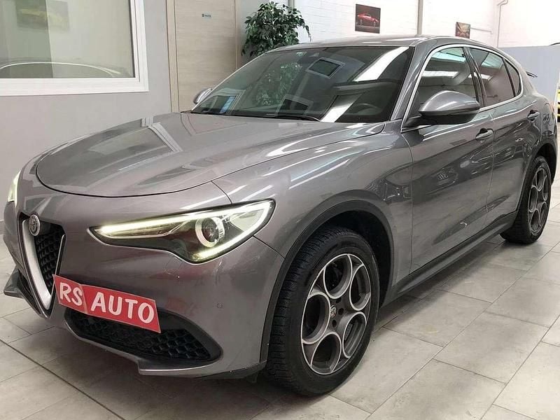 Grigio Usata 2019 Alfa Romeo Stelvio Executive SUV | 22.490 € (Super prezzo) - Immagine 1/4
