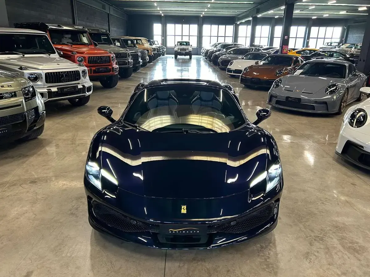 Usata Ferrari 296 829 CV (609 kW) 2024 Blu america Cabrio