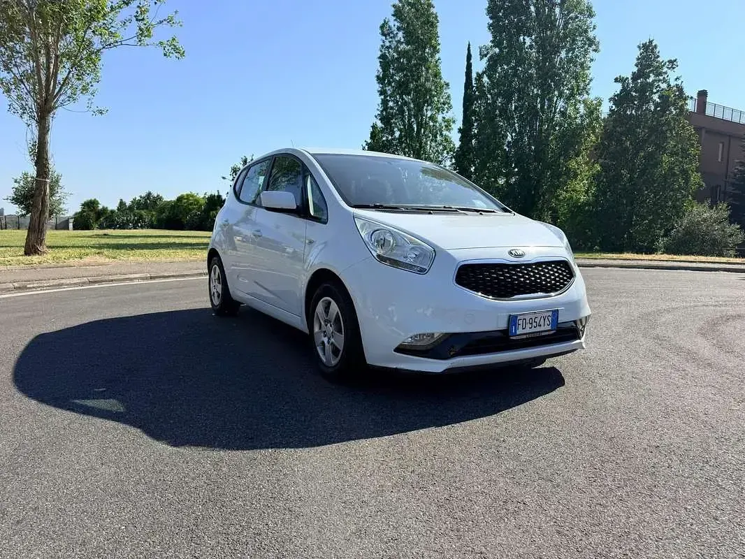 Usata Kia Venga Active 90 CV (66 kW) 2016 Bianco Utilitaria