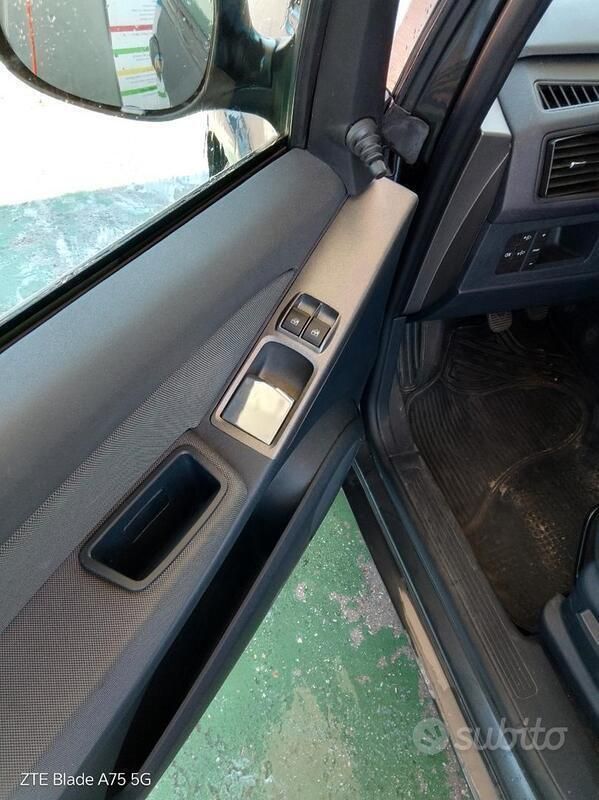 Usata Lancia Musa 95 CV (69 kW) 2011 Grigio Monovolume