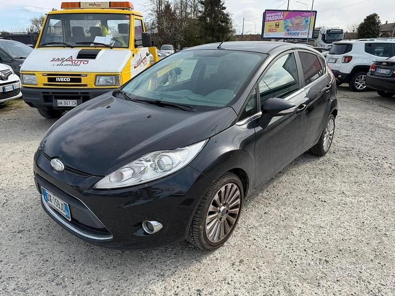 Usata Ford Fiesta Titanium 90 CV (66 kW) 2009 Nero Utilitaria