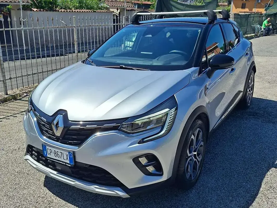 Usata Renault Captur 101 CV (74 kW) 2023 Argento SUV