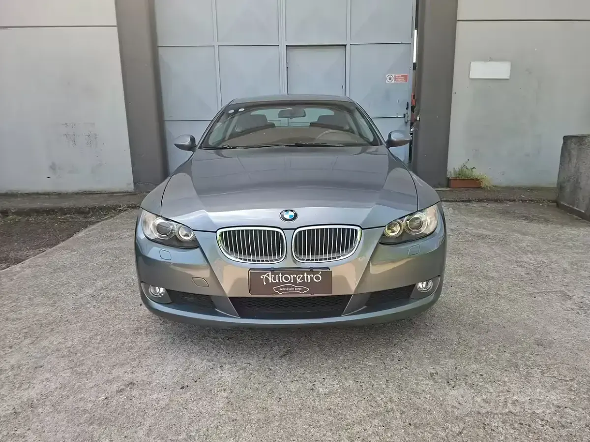 Usata BMW 320 170 CV (125 kW) 2008 Grigio Coupé