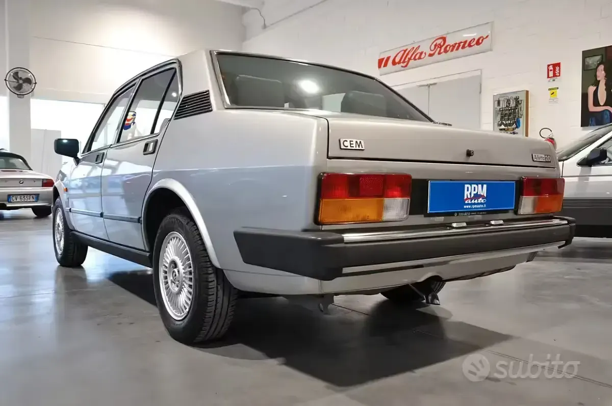 Usata Alfa Romeo Alfetta 131 CV (96 kW) 1983 Grigio Berlina