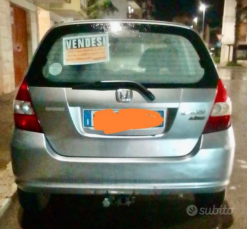 Usata Honda Jazz 78 CV (57 kW) 2005 Grigio Utilitaria