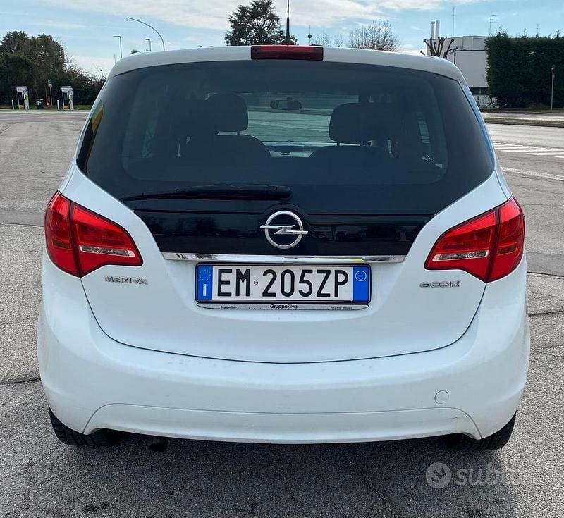 Usata Opel Meriva 95 CV (69 kW) 2012 Bianco Monovolume