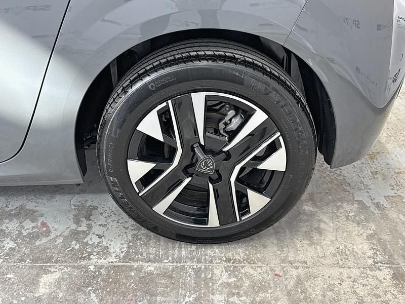 Usata Peugeot 208 Allure 102 CV (75 kW) 2025 Grigio Utilitaria