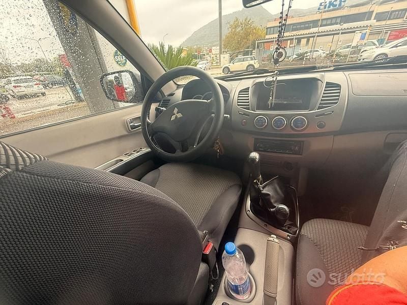 Usata Mitsubishi L200 136 CV (100 kW) 2013 Grigio Pick-up