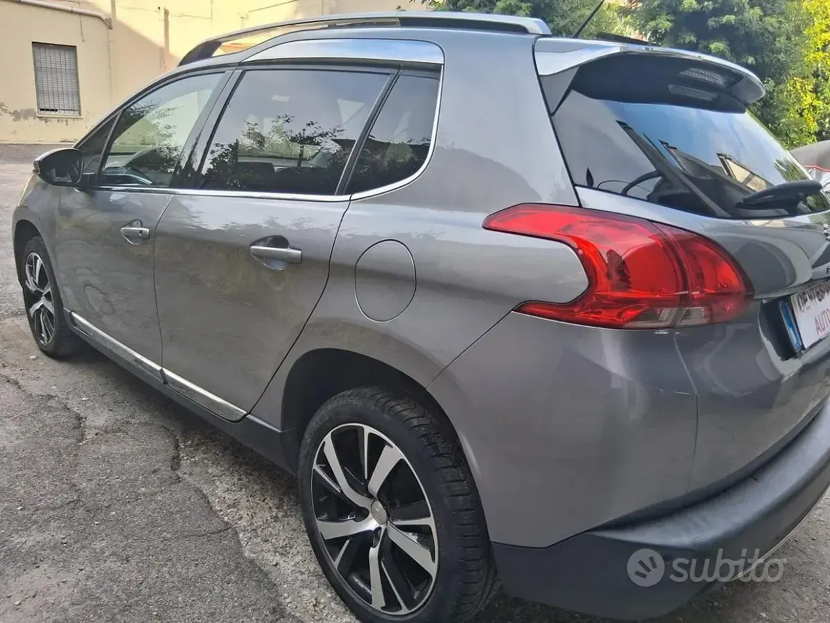 Usata Peugeot 2008 92 CV (67 kW) 2015 Grigio SUV