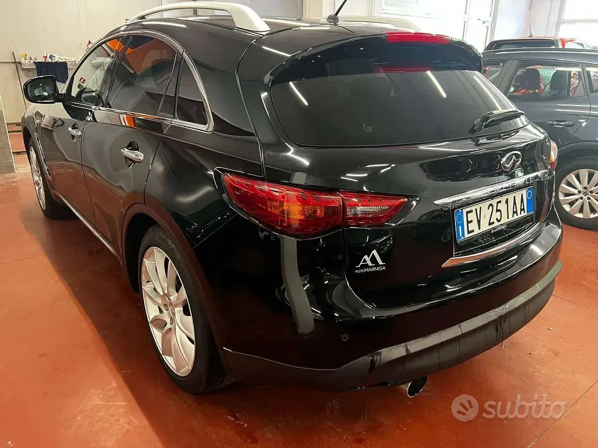 Usata Infiniti QX70 238 CV (175 kW) 2014 Nero SUV