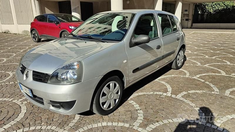 Usata Renault Clio II 2008 Grigio Utilitaria