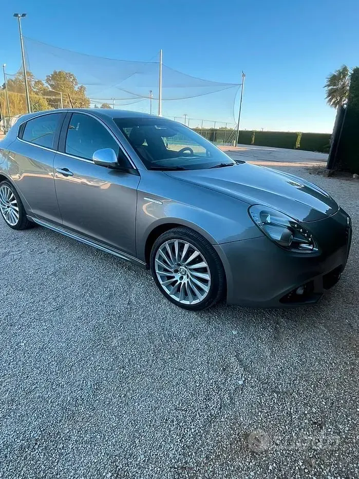 Usata Alfa Romeo Giulietta 105 CV (77 kW) 2021 Grigio Berlina
