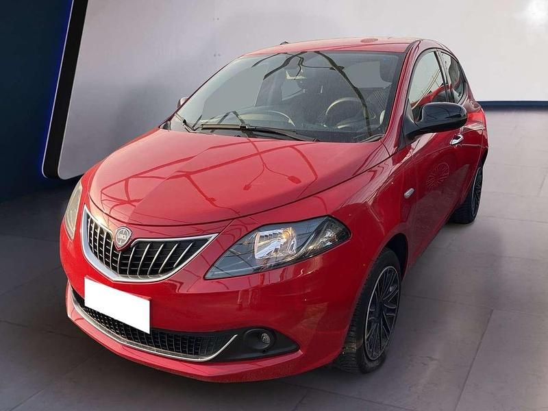 Usata Lancia Ypsilon Gold 69 CV (50 kW) 2022 Rosso Utilitaria