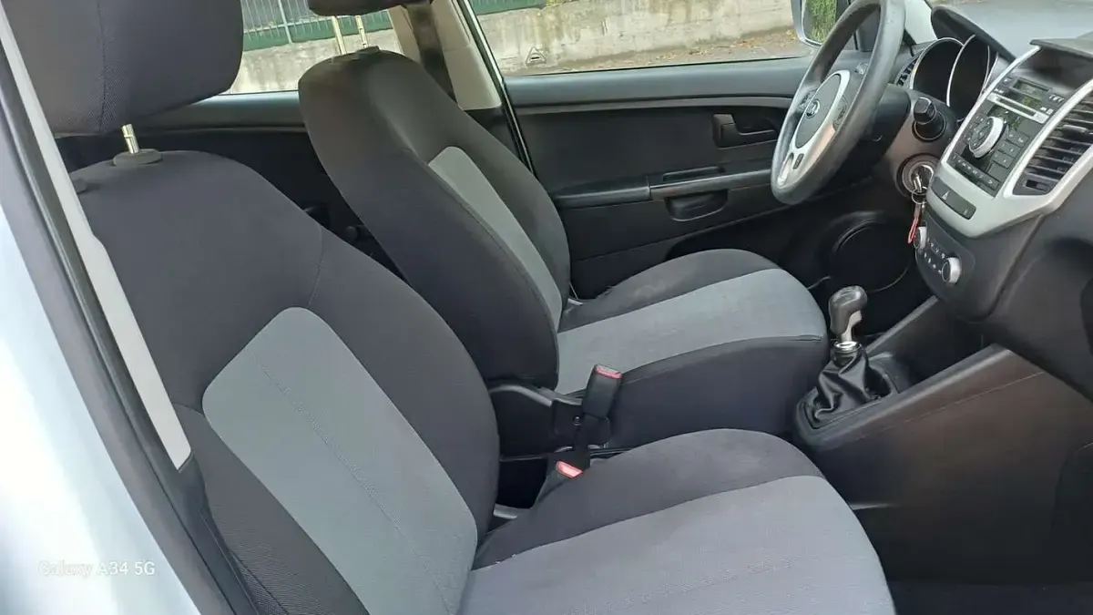 Usata Kia Venga Style 90 CV (66 kW) 2015 Bianco Utilitaria