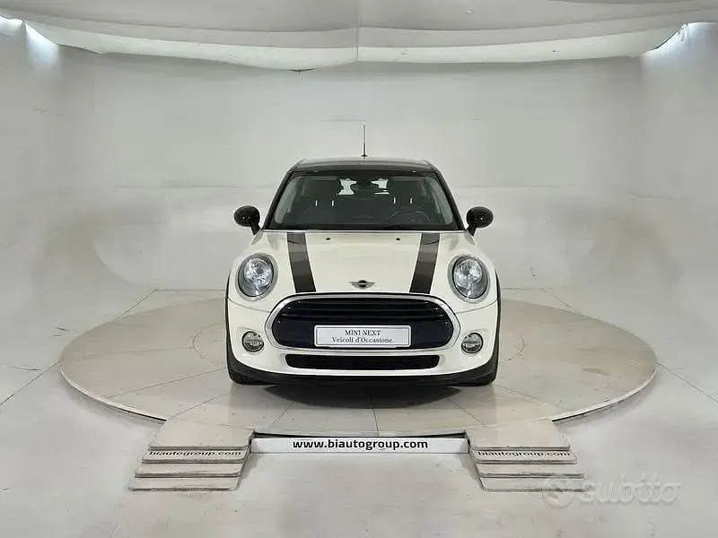 Usata Mini Cooper D Business 115 CV (84 kW) 2015 Bianco Utilitaria
