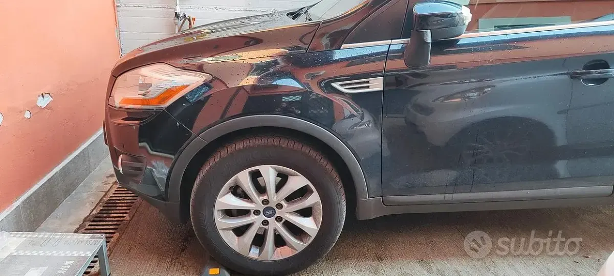 Usata Ford Kuga 163 CV (119 kW) 2011 Nero SUV