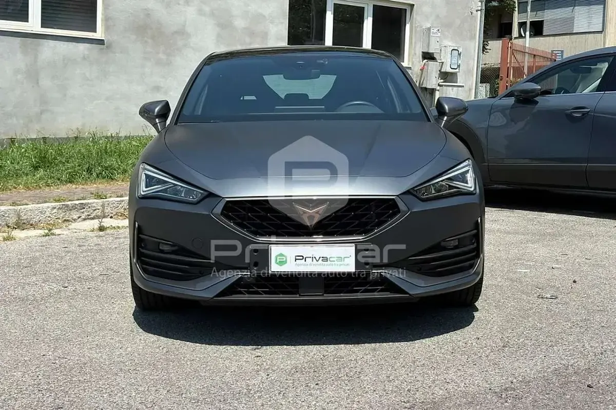 Usata Cupra Leon VZ 245 CV (180 kW) 2023 Grigio Utilitaria