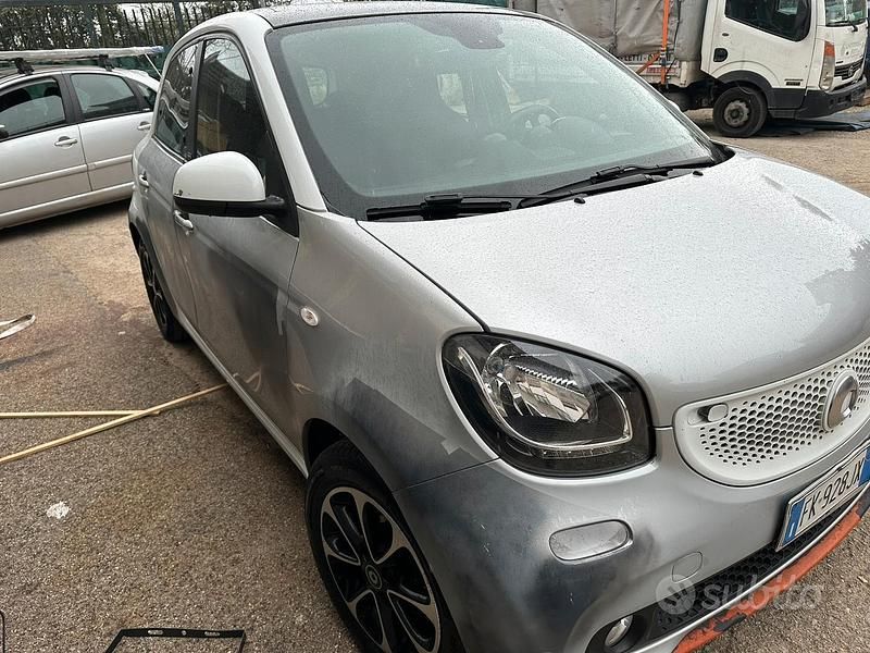 Usata Smart ForFour 2017 Grigio Utilitaria