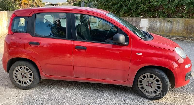 Usata Fiat Panda Easy 69 CV (50 kW) 2019 Rosso Utilitaria