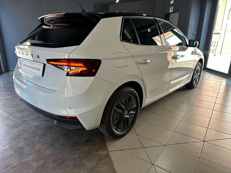 Nuova Skoda Fabia 95 CV (69 kW) 2025 Bianco luna  tetto nero Utilitaria