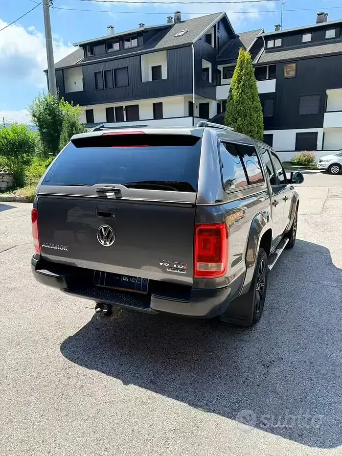 Usata VW Amarok 204 CV (150 kW) 2018 Grigio Pick-up