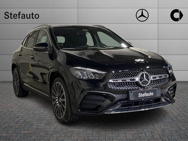 Nero Nuova 2025 Mercedes GLA200 Advanced Plus SUV | 47.900 € (Buon prezzo) - Immagine 1/4