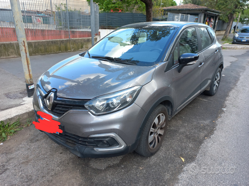Usato 2018 Renault Captur 0.9 Benzin 90 CV (12.900 €)