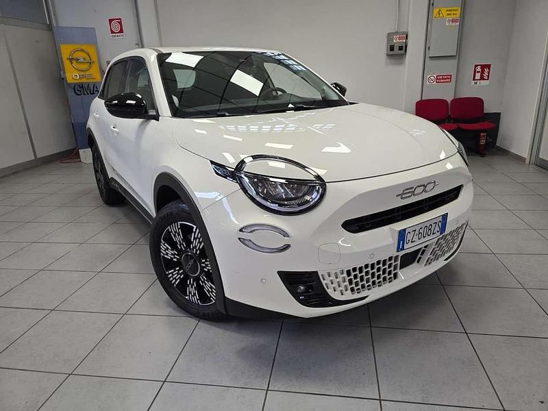 Usata Fiat 600 136 CV (100 kW) 2025 Bianco SUV