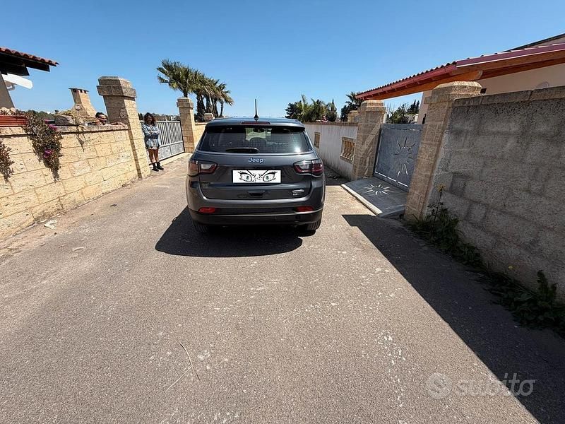 Usata Jeep Cherokee 195 CV (143 kW) 2020 Grigio SUV