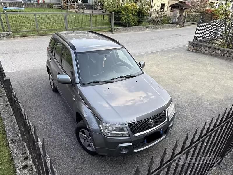 Usata Suzuki Grand Vitara 129 CV (94 kW) 2006 Grigio SUV