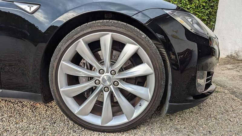 Usata Tesla Model S Performance 309 kW (421 CV) 2013 Nero Utilitaria