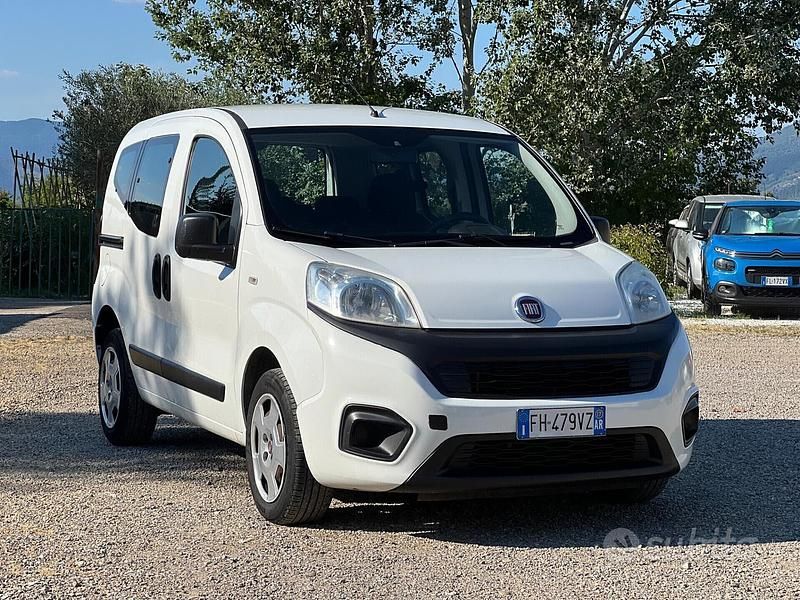 Bianco Usata 2017 Fiat Qubo Lounge Monovolume | 6900 € (Super prezzo) - Immagine 1/4