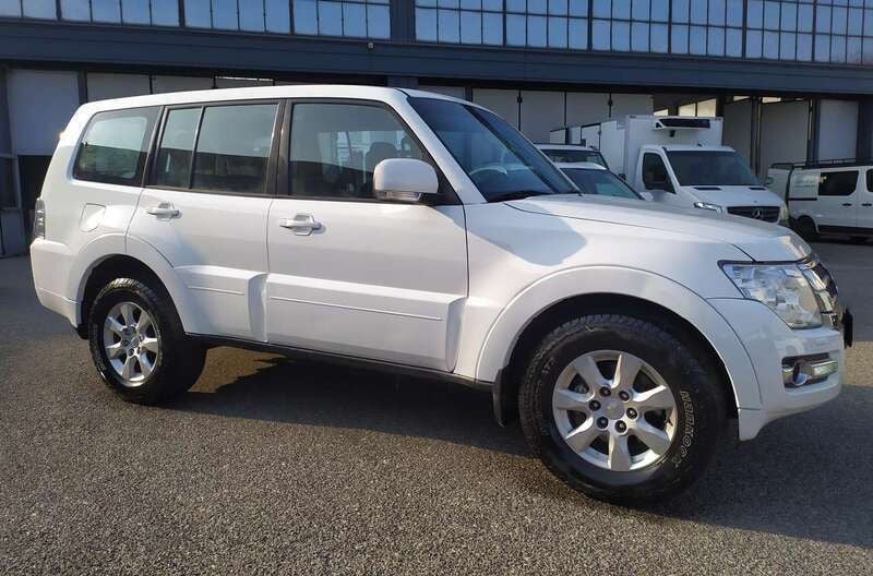 Bianco Usata 2016 Mitsubishi Pajero Intense SUV | 19.900 € (Buon prezzo) - Immagine 1/4