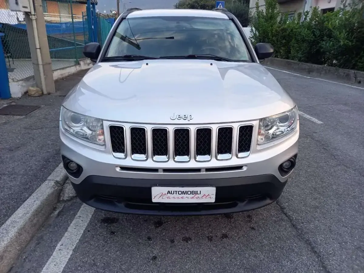 Usata Jeep Compass Limited 163 CV (119 kW) 2012 Argento SUV
