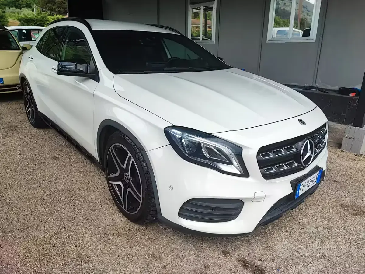 Usata Mercedes GLA200 Premium 136 CV (100 kW) 2018 Bianco SUV