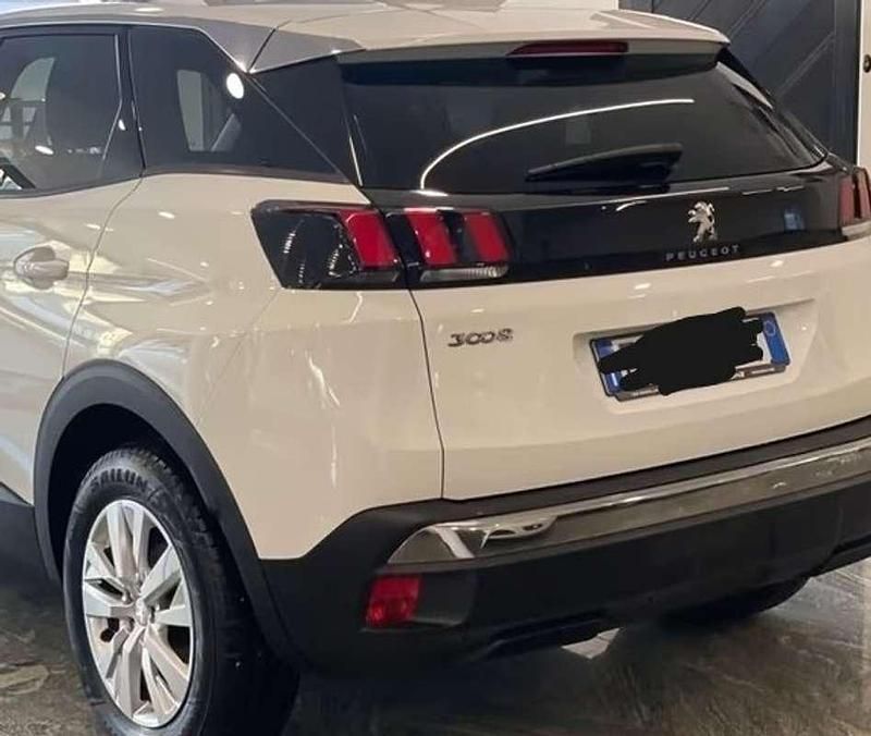 Usata Peugeot 3008 Business-Line 120 CV (88 kW) 2017 SUV