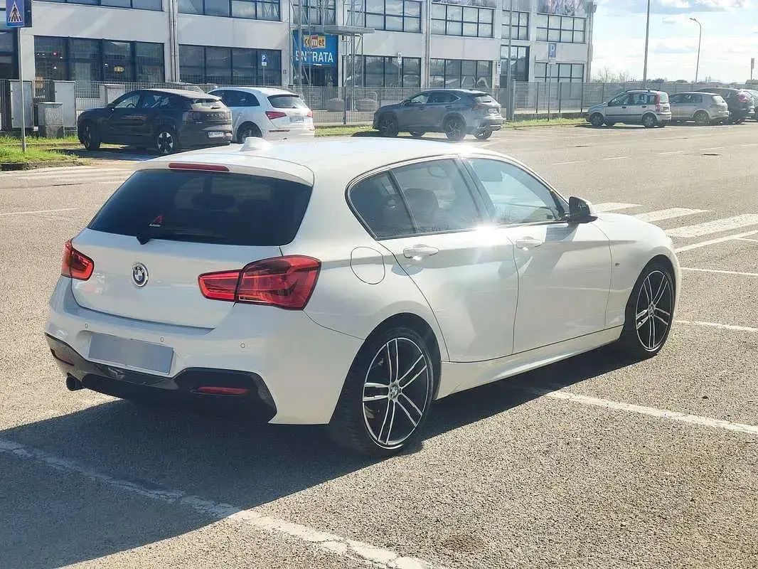 Usata BMW 116 M Sport 109 CV (80 kW) 2018 Bianco Utilitaria