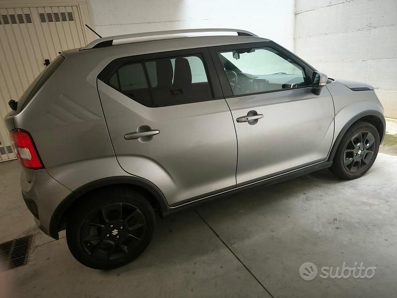 Usado Suzuki Ignis 90 CV (66 kW) 2016 Gris SUV