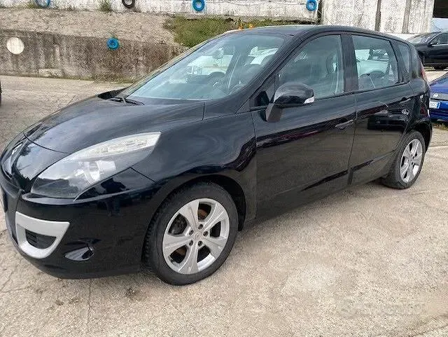 Usata Renault Scénic Luxe 110 CV (80 kW) 2011 Nero Monovolume