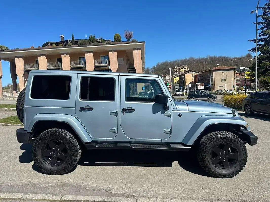 Usata Jeep Wrangler Unlimited 200 CV (147 kW) 2013 Blu/azzurro SUV