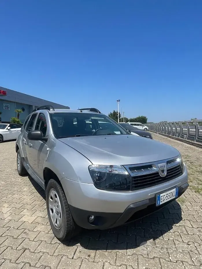 Usata Dacia Duster Lauréate 90 CV (66 kW) 2012 Grigio SUV