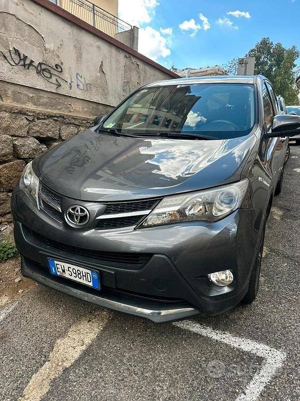 Usata Toyota RAV4 128 CV (94 kW) 2014 Nero Berlina