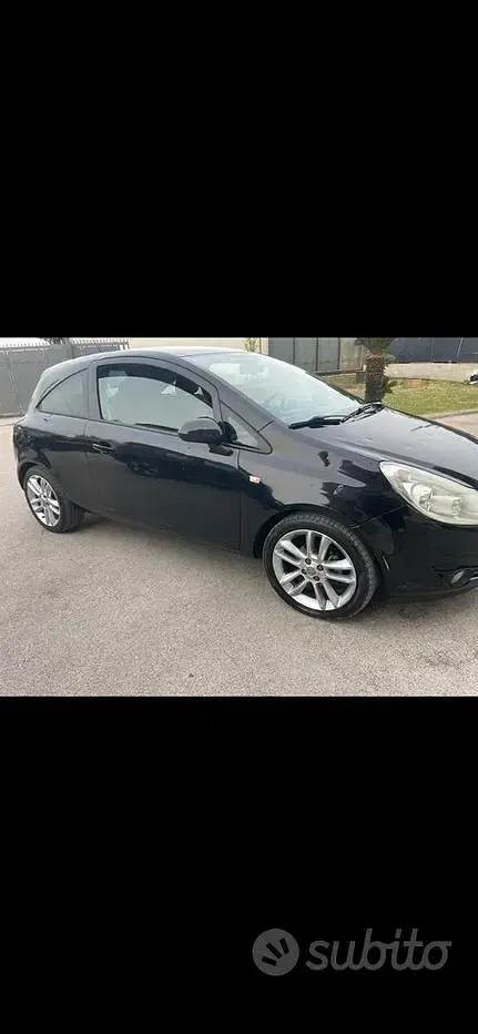 Usata Opel Corsa 75 CV (55 kW) 2009 Nero Utilitaria
