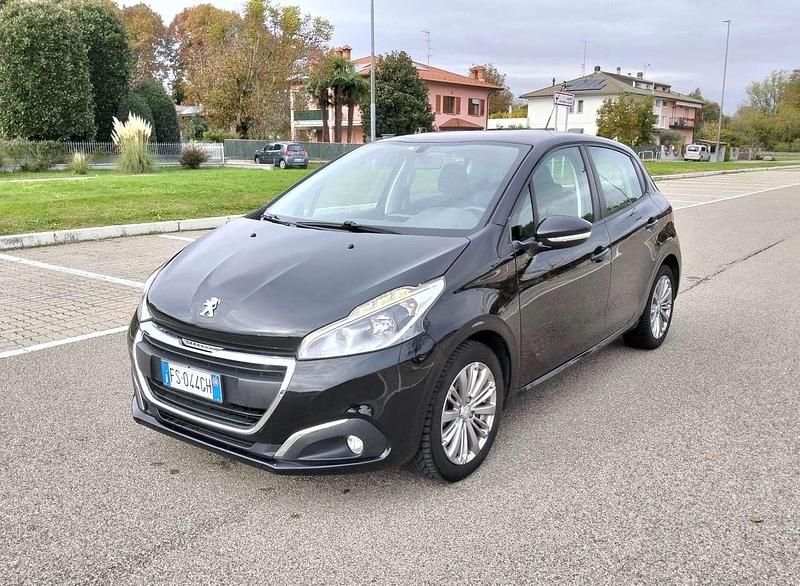 Usata Peugeot 208 82 CV (60 kW) 2018 Nero Utilitaria